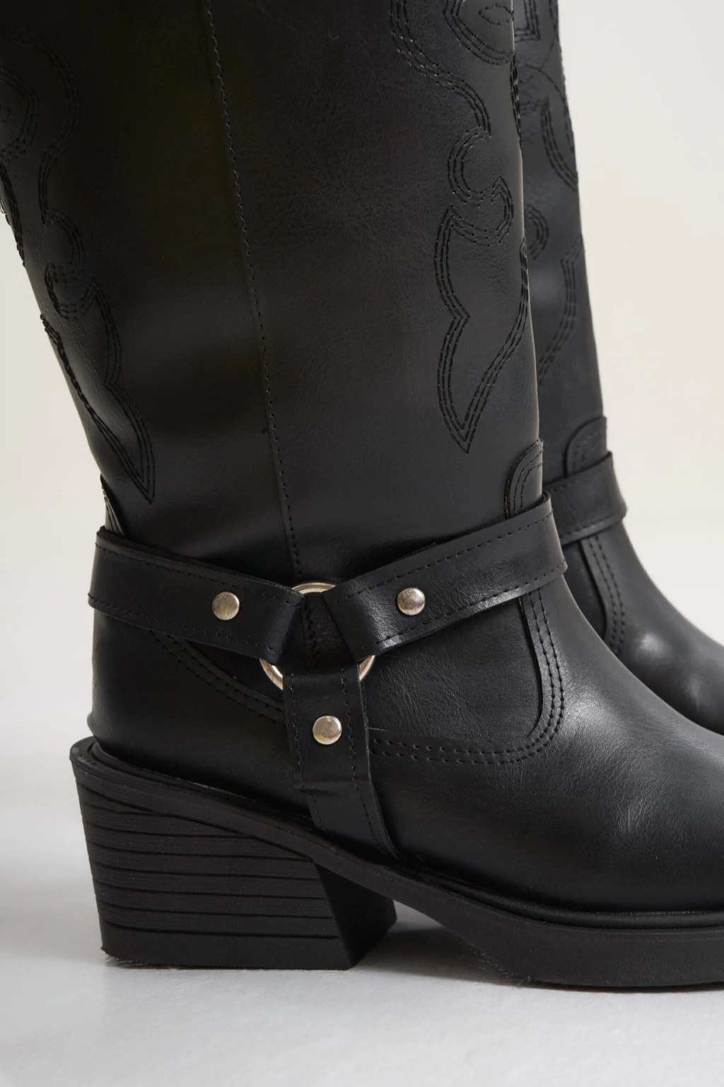 2422cd99-f61d-40e4-b7d4-3b43eb7afa95-c00502c24b684f4b1117728944506271-1024-1024 PARIS - Image 2